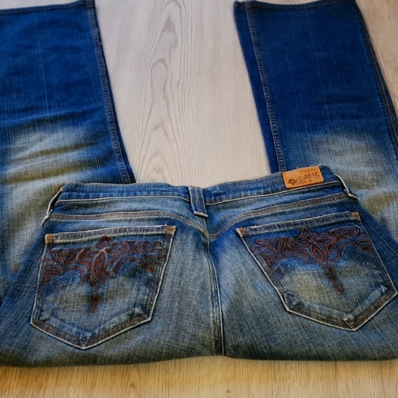 HIPPIE JEANS DISTRESSED BOOTCUT  FLARE SIZE 28 - Picture 2 of 4